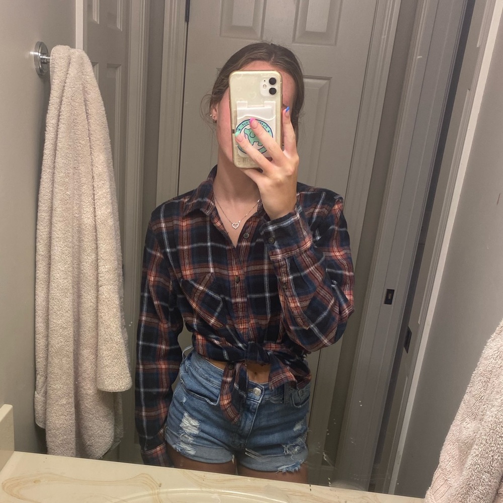 Arizona- flannel (button up)